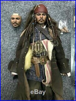 1/6 Hot Toys DX15 Pirates Of The Caribbean Jack Sparrow Action Figure & Tools