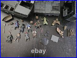 118, 3.75 Pirates of the Caribbean Black Pearl Playset Figure Lot, 2006 Zizzle