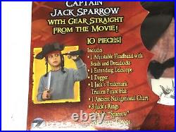 2007 PIRATES OF THE CARIBBEAN playset CAPTAIN JACK SPARROW's Pirate Gear, 10 p