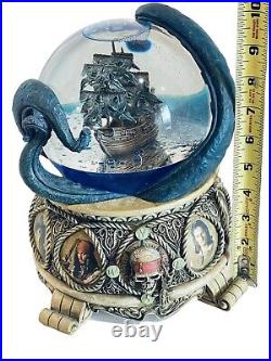 Disney Globe Pirates of the Caribbean Musical Water Collectibles Johnny Depp Disney Globe Pirates of the Caribbean Musical Water Collectibles Johnny Depp