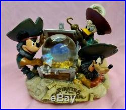 Disney Parks Snow Globe Pirates of the Caribbean, jewels light up