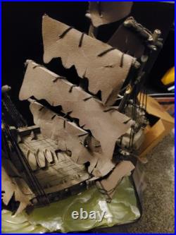 Disney Pirates Of The Caribbean Bookends Black Pearl & Flying Dutchman SEE DESC
