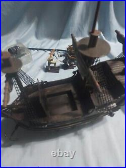 Disney Pirates of The Caribbean Dead Man's Chest Black Pearl RC Pirate Ship