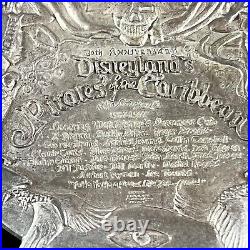 Disney Pirates of the Caribbean 30th Anniversary Buccaneers Club Plaque Pin Rare