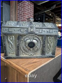 Disney Pirates of the Caribbean CD Boombox Treasure Chest Davy Jones PC500B