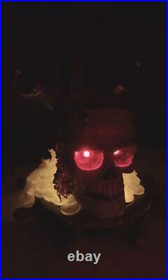 Disney Pirates of the Caribbean skull figure lamp scarce available