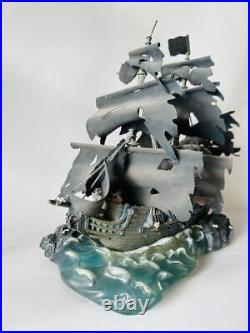 Disney Snow Globe Pirates Of The Caribbean Q3