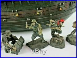 HAWTHORNE BLACK PEARL PIRATES OF THE CARIBBEAN GHOST SHIP IN BOX withEXTRA FIGURES