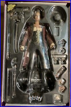 HOT TOYS PIRATES of the CARIBBEAN SIDESHOW EXCLUSIVE ANGELICA 1/6TH SCALE FIGURE