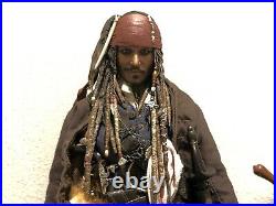 Hot Toys Captain Jack Sparrow DX06 with Exclusive Long Telescope 1/6 Scale Figur