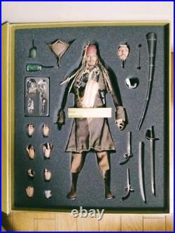 Hot Toys Captain Jack Sparrow Pirates Of The Caribbean DX06 1/6 figure