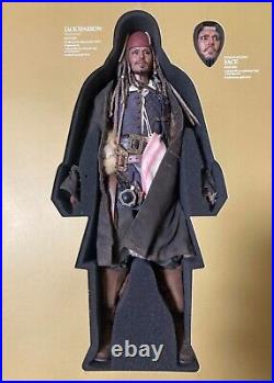 Hot Toys (DX06) Pirates of the Caribbean 1/6 Scale Jack Sparrow Action Figure
