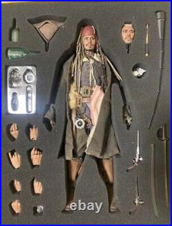 Hot Toys (DX06) Pirates of the Caribbean 1/6 Scale Jack Sparrow Action Figure