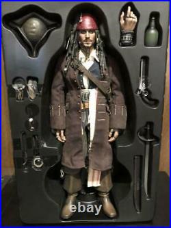 Hot Toys Jack Sparrow Pirates of the Caribbean At World's End 1/6 Scale USED GC