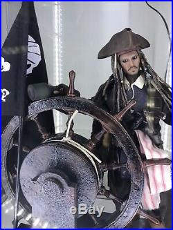 Hot Toys Pirates Of The Caribbean DX06 Jack Sparrow 1/6 Scale Figure