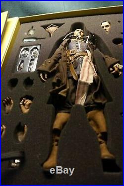 Hot Toys Pirates Of The Caribbean Jack Sparrow Dx06 Sideshow Exclusive