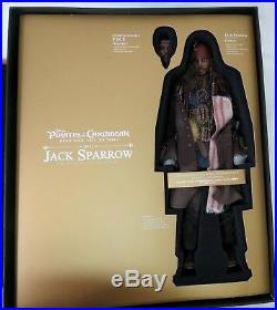 Hot Toys Pirates of the Caribbean DX15 Jack Sparrow 12 1/6 Figure Complete
