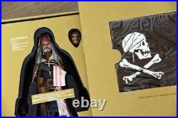 Hot Toys Pirates of the Caribbean Jack Sparrow Figure