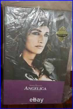 Hot Toys Sideshow Exclusive 1/6 Pirates of the Caribbean Angelica, Ex. Cond