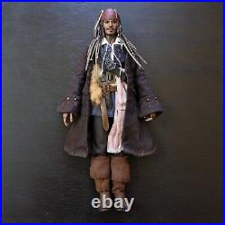 Hot Toys Sideshow Exclusive Jack Sparrow Pirates Of The Caribbean 1/6 Figure