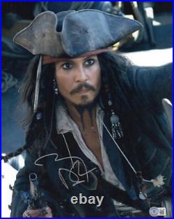 Johnny Depp Signed 11x14 Photo Pirates Of The Caribbean Autograph Beckett 18