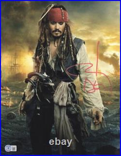 Johnny Depp Signed 11x14 Photo Pirates Of The Caribbean Autograph Beckett 20