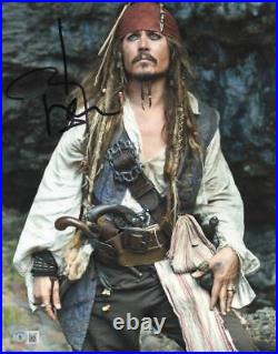 Johnny Depp Signed 11x14 Photo Pirates Of The Caribbean Autograph Beckett 23