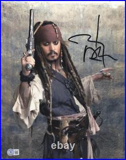 Johnny Depp Signed 11x14 Photo Pirates Of The Caribbean Autograph Beckett 25