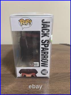 Johnny Depp Signed Auto Jack Sparrow Funko Pirates of the Caribbean Beckett auth Johnny Depp Signed Auto Jack Sparrow Funko Pirates of the Caribbean Beckett auth