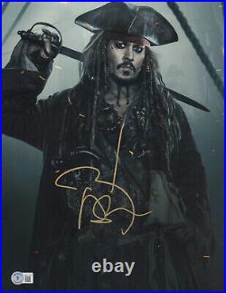 Johnny Depp Signed'pirates Of The Caribbean' 11x14 Photo Autograph Beckett Bas