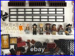 LEGO 4195 Pirates of the Caribbean Queen Anne's Revenge LEGO 4195 Pirates of the Caribbean Queen Anne's Revenge