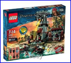 LEGO Pirates of the Caribbean 4194 Whitecap Bay BOITE ENDOMMAGÉE