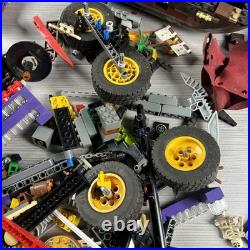 LEGO Pirates of the Caribbean Queen Anne's Revenge 4195 + Minifigures Incomplete LEGO Pirates of the Caribbean Queen Anne's Revenge 4195 + Minifigures Incomplete