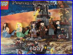 Lego Pirates of the Caribbean Whitecap Bay Set 4194 with Instructions