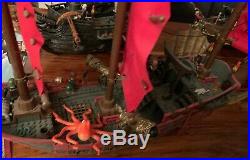 MEGA BLOKS Pirates of the Caribbean COLLECTION 5 Ships Flying Dutchman 1067 1029
