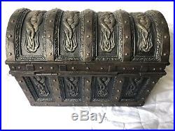 Master Replicas Dead Man's Chest Pirates of the Caribbean 11 Prop! Brand New
