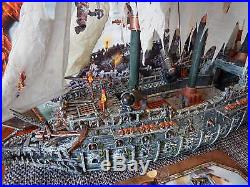 Mega Bloks Disney Pirates of The Caribbean 1029 FLYING DUTCHMAN Ship & Box