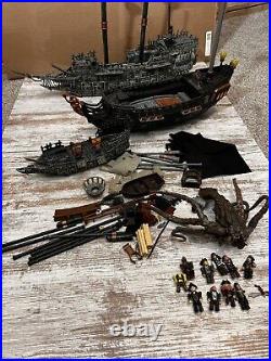 Mega Bloks Pirates of The Caribbean Flying Dutchman & Black Pearl Parts Lot (3)