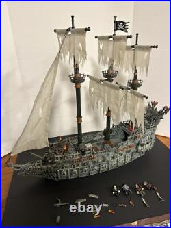 Mega Bloks Pirates of the Caribbean FLYING DUTCHMAN 1029 Pirate Ship READ Mega Bloks Pirates of the Caribbean FLYING DUTCHMAN 1029 Pirate Ship READ