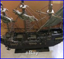 NECA LE 500 Disney Pirates Of The Caribbean Black Pearl Large Ship Boat Rare