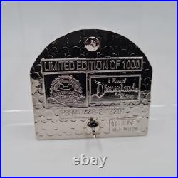 Piece of Disney History pin LE 1000 PIRATES OF THE CARIBBEAN Redhead pin Piece of Disney History pin LE 1000 PIRATES OF THE CARIBBEAN Redhead pin