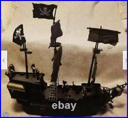 Pirates Of The Caribbean At World's End Ultimate Black Pearl Playset SHIP