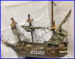 Pirates of Caribbean The Black Pearl 20 Replica Wooden Ship 14/500 NECA
