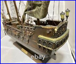 Pirates of Caribbean The Black Pearl 20 Replica Wooden Ship 14/500 NECA