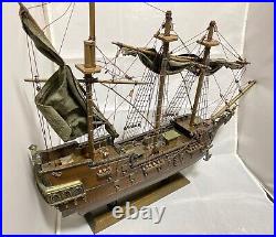 Pirates of Caribbean The Black Pearl 20 Replica Wooden Ship 14/500 NECA