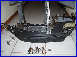 Pirates of The Caribbean Ultimate Black Pearl Playset Ship Zizzle