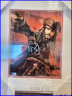 Pirates of the Caribbean 11 x 17 Photo Signed by Johnny Depp with COA