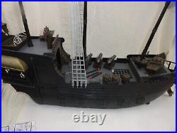 Pirates of the Caribbean Lot- 2007 Zizzle Black Pearl Ship Isla and 11 Figure