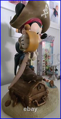 RARE! Disney Mickey Mouse PIRATES OF THE CARIBBEAN Big Fig Signed Costa Alavezos