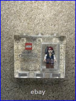 RARE! Pirates Of The Caribbean Jack Sparrow TT Games Developer Trophy Brick 2012 RARE! Pirates Of The Caribbean Jack Sparrow TT Games Developer Trophy Brick 2012